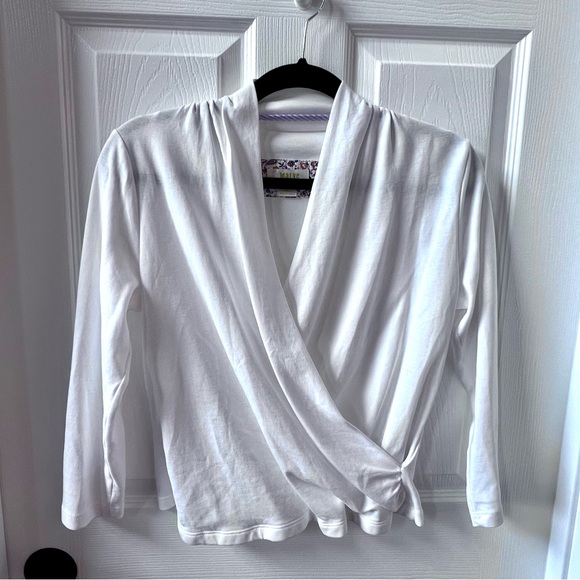 ⭐️ Small Maeve by Anthropologie White Faux Wrap Top - Picture 2 of 7